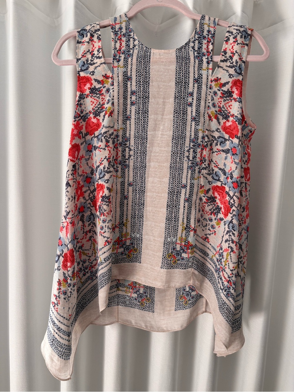 BCBG MaxAzria Floral Pattern Hankerchief-hem Sleeveless Women's Blouse